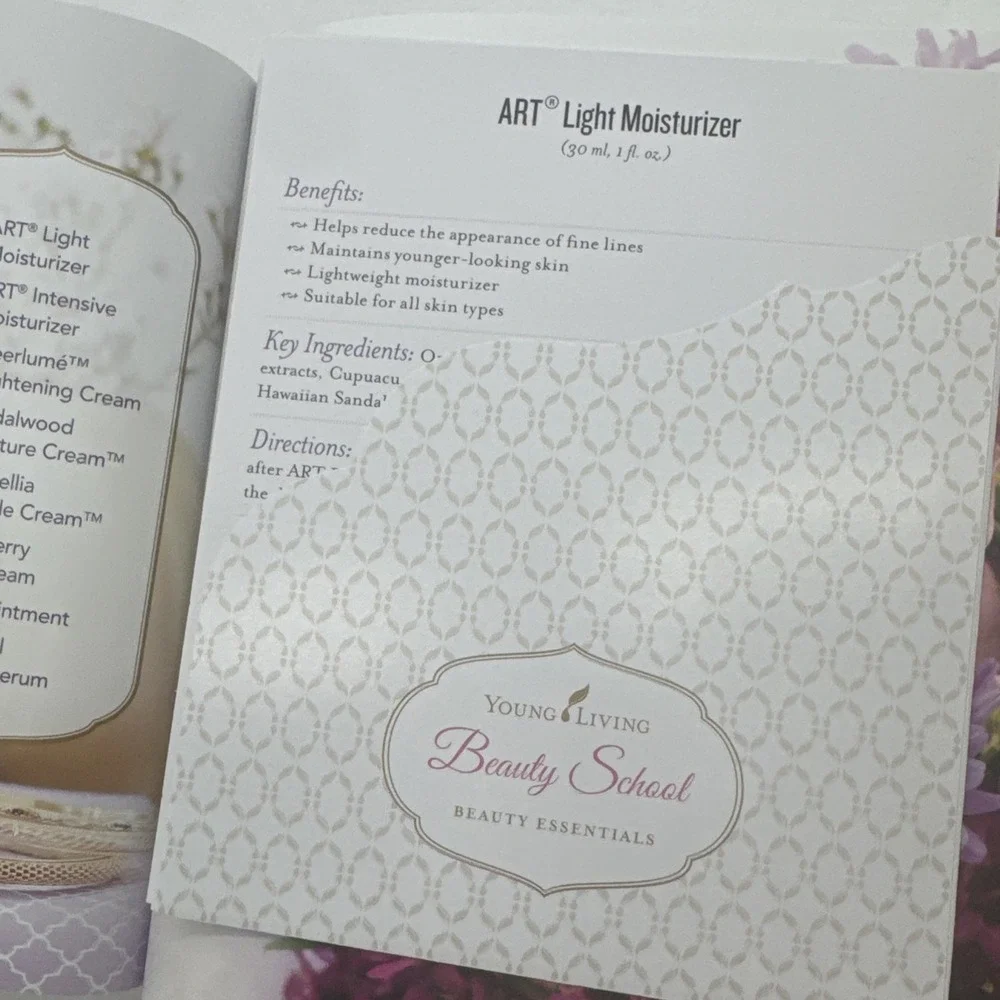 YOUNG LIVING ESSENTIAL OILS Beauty School BEAUTY ESSENTIALS 2018 Book w/ Sleeve